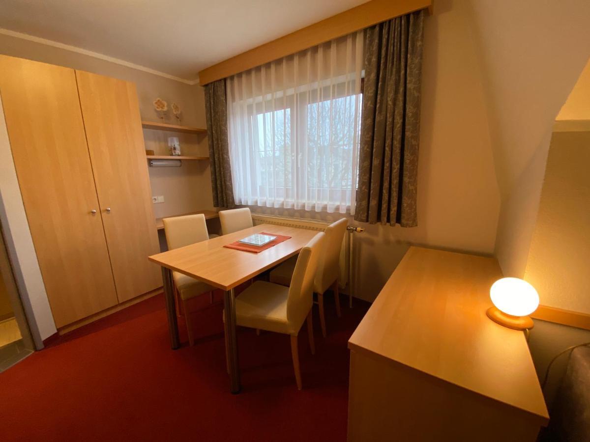 Privatzimmer Und Ferienwohnungen Leeb Persenbeug Exterior foto