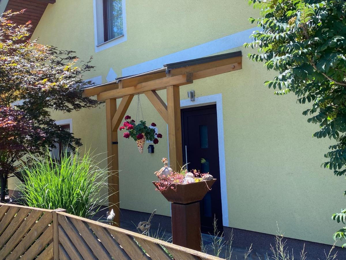 Privatzimmer Und Ferienwohnungen Leeb Persenbeug Exterior foto