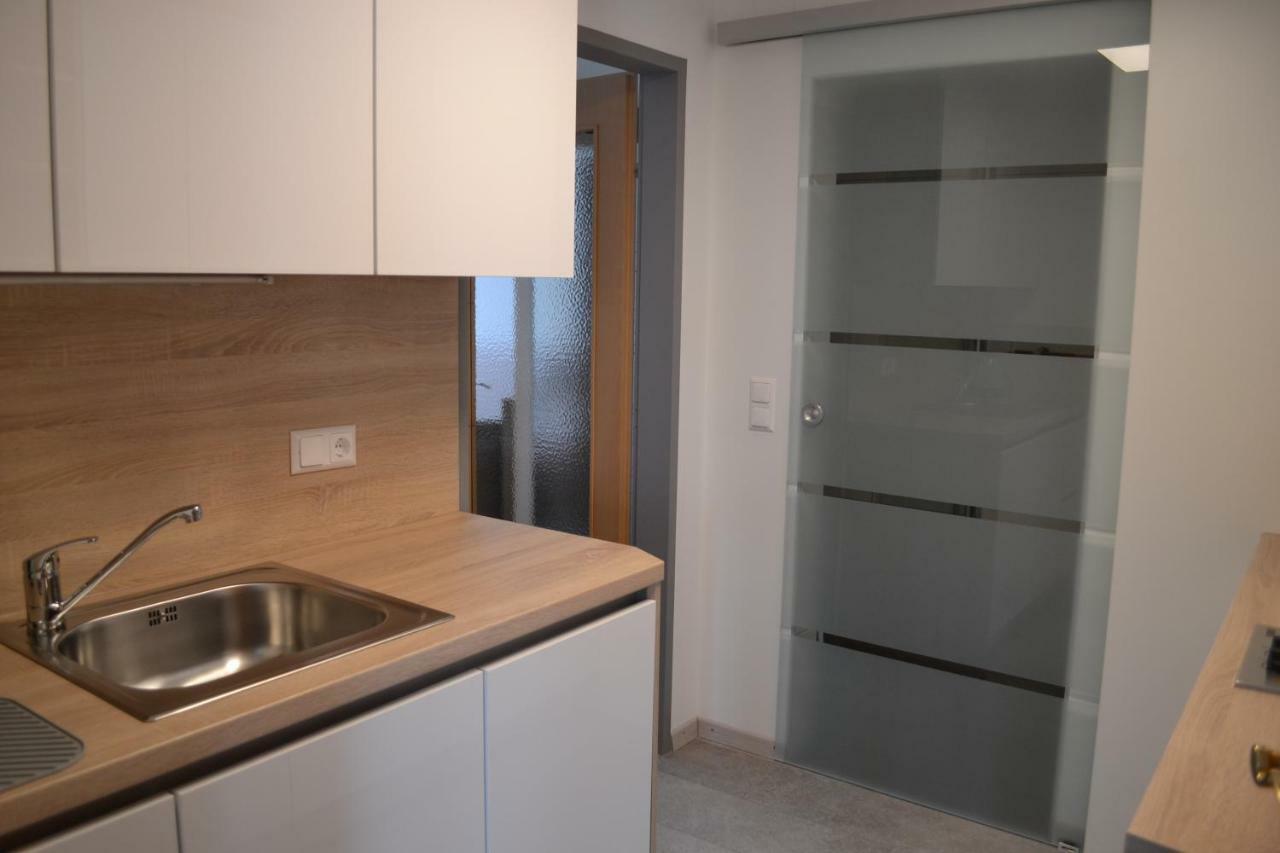 Privatzimmer Und Ferienwohnungen Leeb Persenbeug Exterior foto